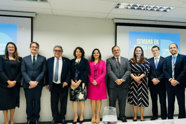Autoridades do processo participantes da abertura da Semana da Conciliação 2024. (Foto: TRT-13)