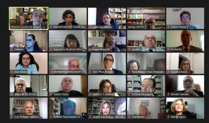 Mosaico da tela dos participantes de reunião virtual da correição ordinária no TRT-5