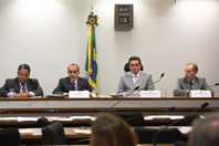 CCJ do Senado aprova Cláudio Brandão para TST