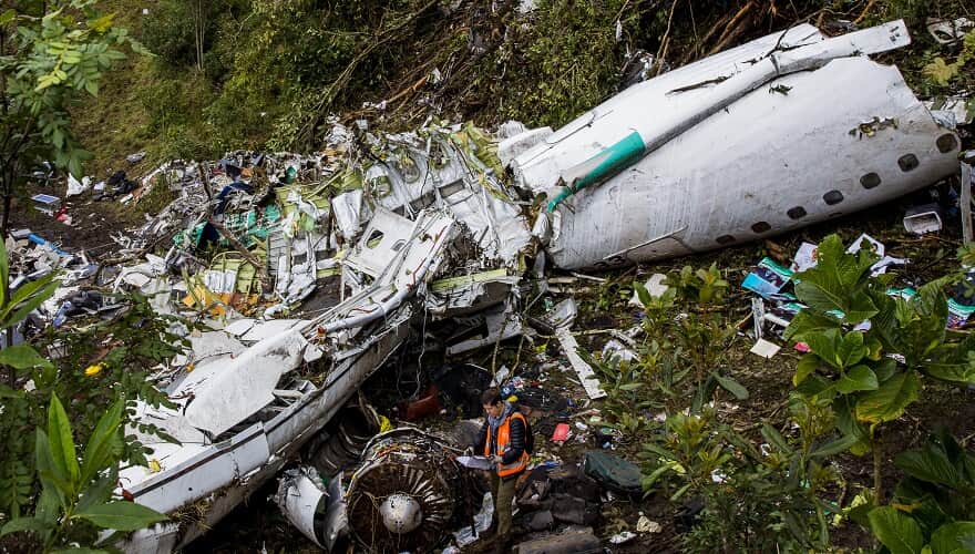 Avião que caiu coma  equipe da Chapecoense em novembro de 2016 na Colômbia. (Foto: Adriano Vizoni/ Folha Press)