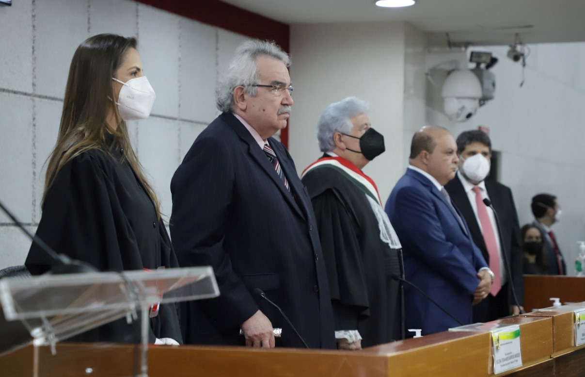 Ministros Emmanoel Pereira e Caputo Bastos no dispositivo de honra da cerimônia de posse. (Foto: TRT da 10ª Região (DF-TO)