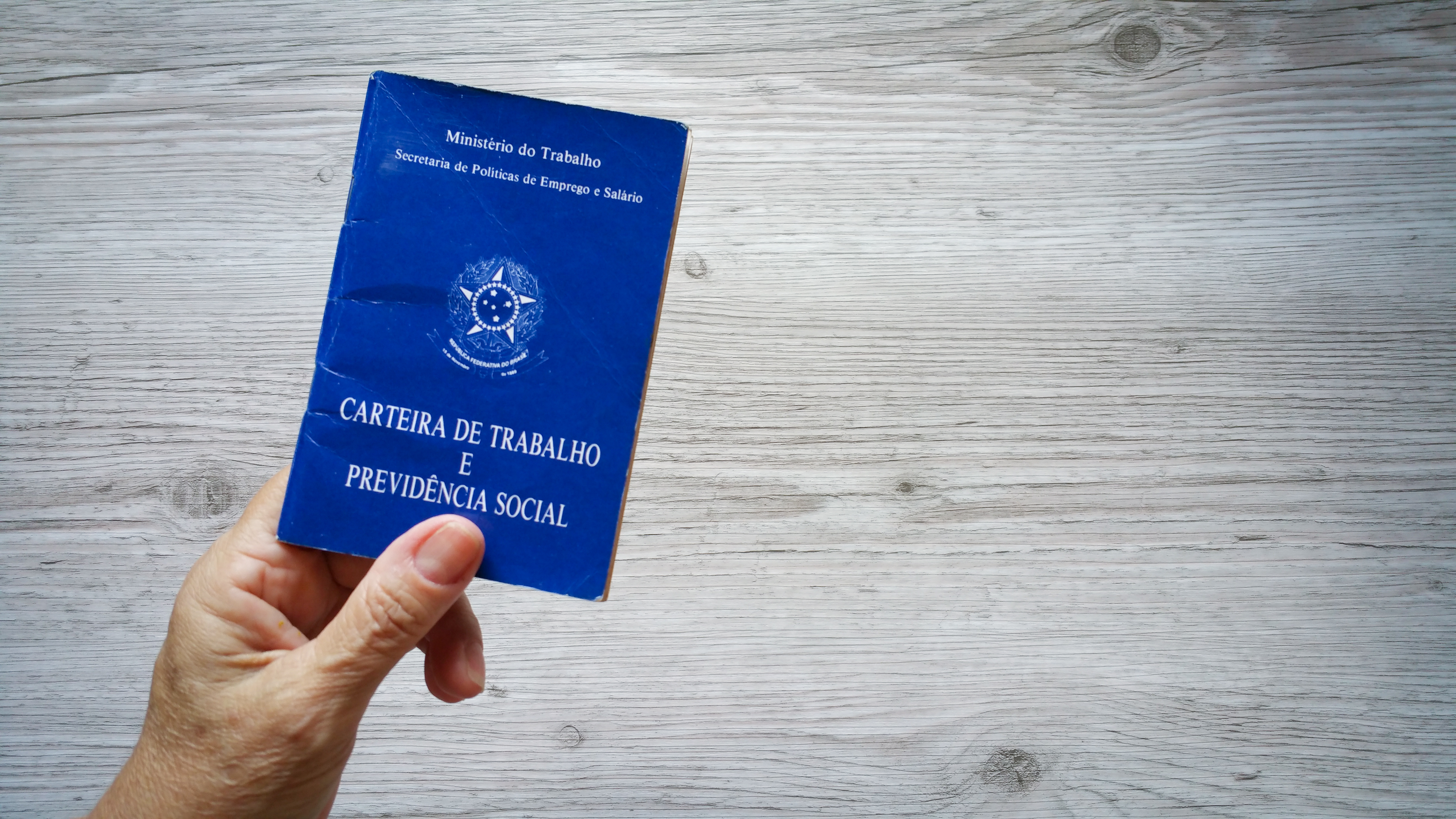 Supermercado baiano é condenado por registrar atestado médico na CTPS de funcionário