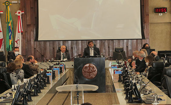 Ministro Caputo Bastos durante sessão de encerramento da correição ordinária no TRT-3 (MG).