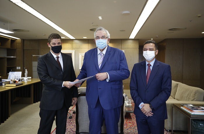 Ministro Emmanoel Pereira recebeu os desembargadores Alexandre Nery de Oliveira e José Ribamar Oliveira Lima Júnior, presidente e vice-presidente e corregedor do TRT10.