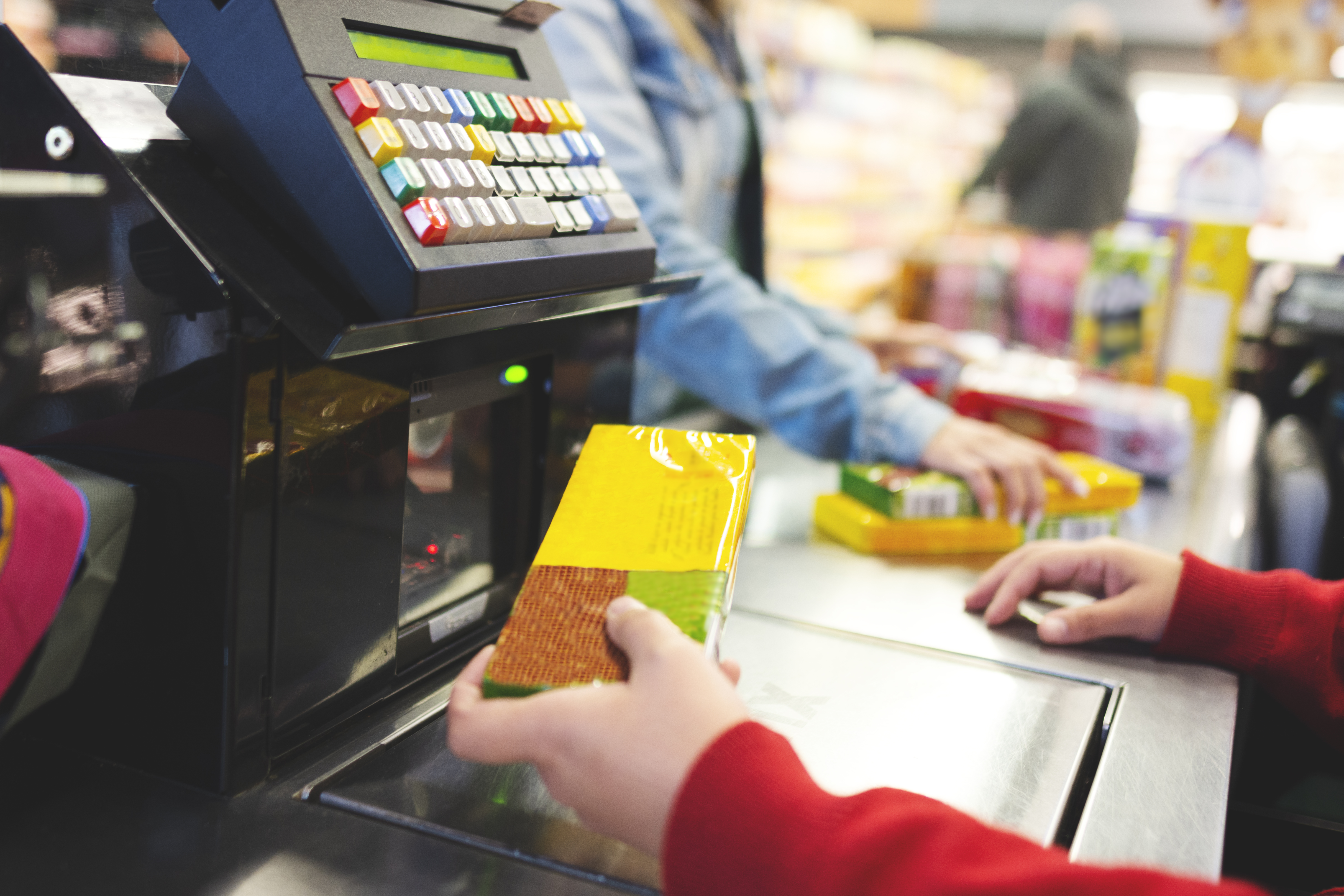 Operadora de caixa que sofreu assédio sexual ganha ação trabalhista em Fortaleza (CE)