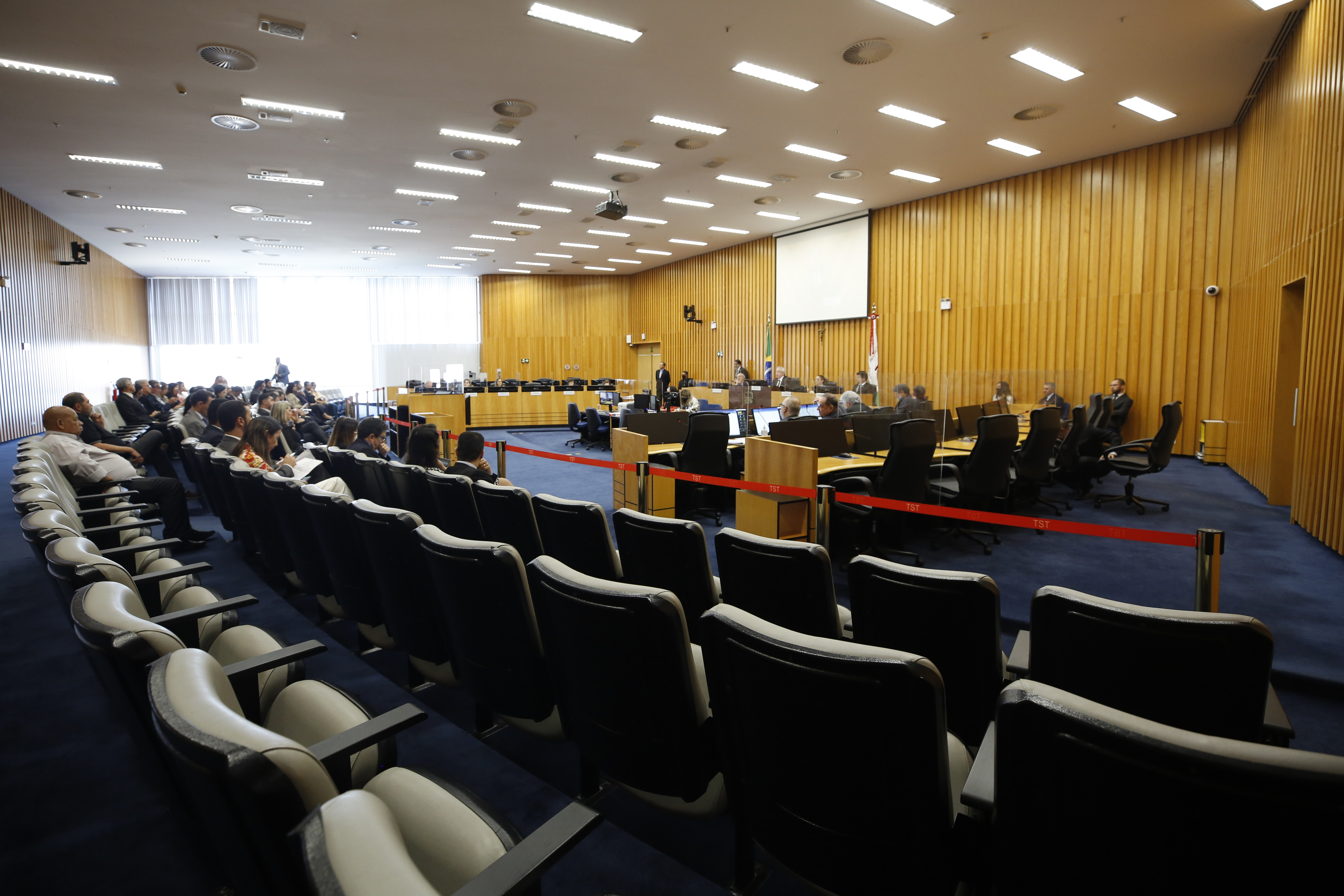 CSJT amplia limite de redução de jornada para servidores com filhos com doença grave ou deficiência