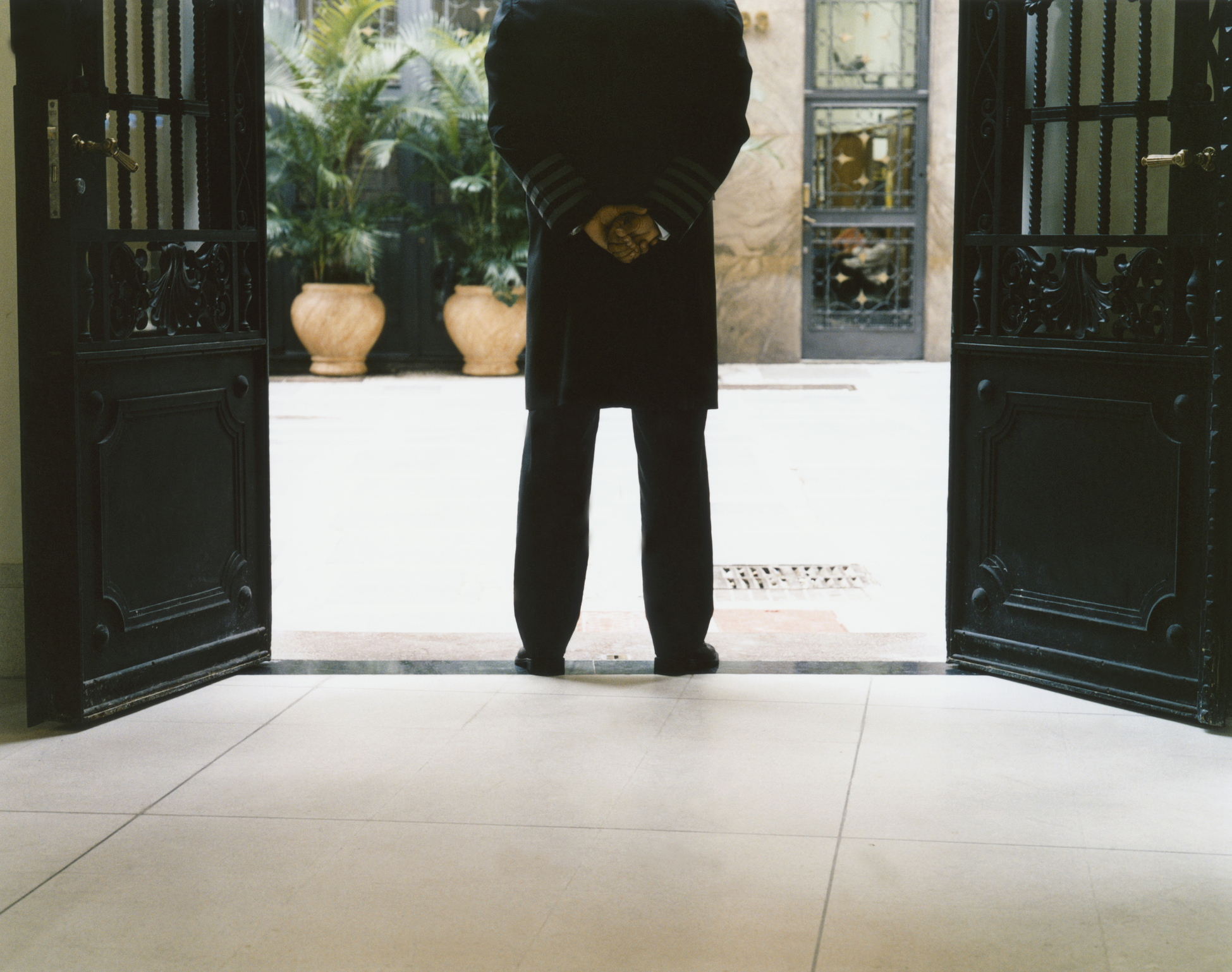 TRT em Campinas nega reintegração e indenização a porteiro contaminado por coronavírus