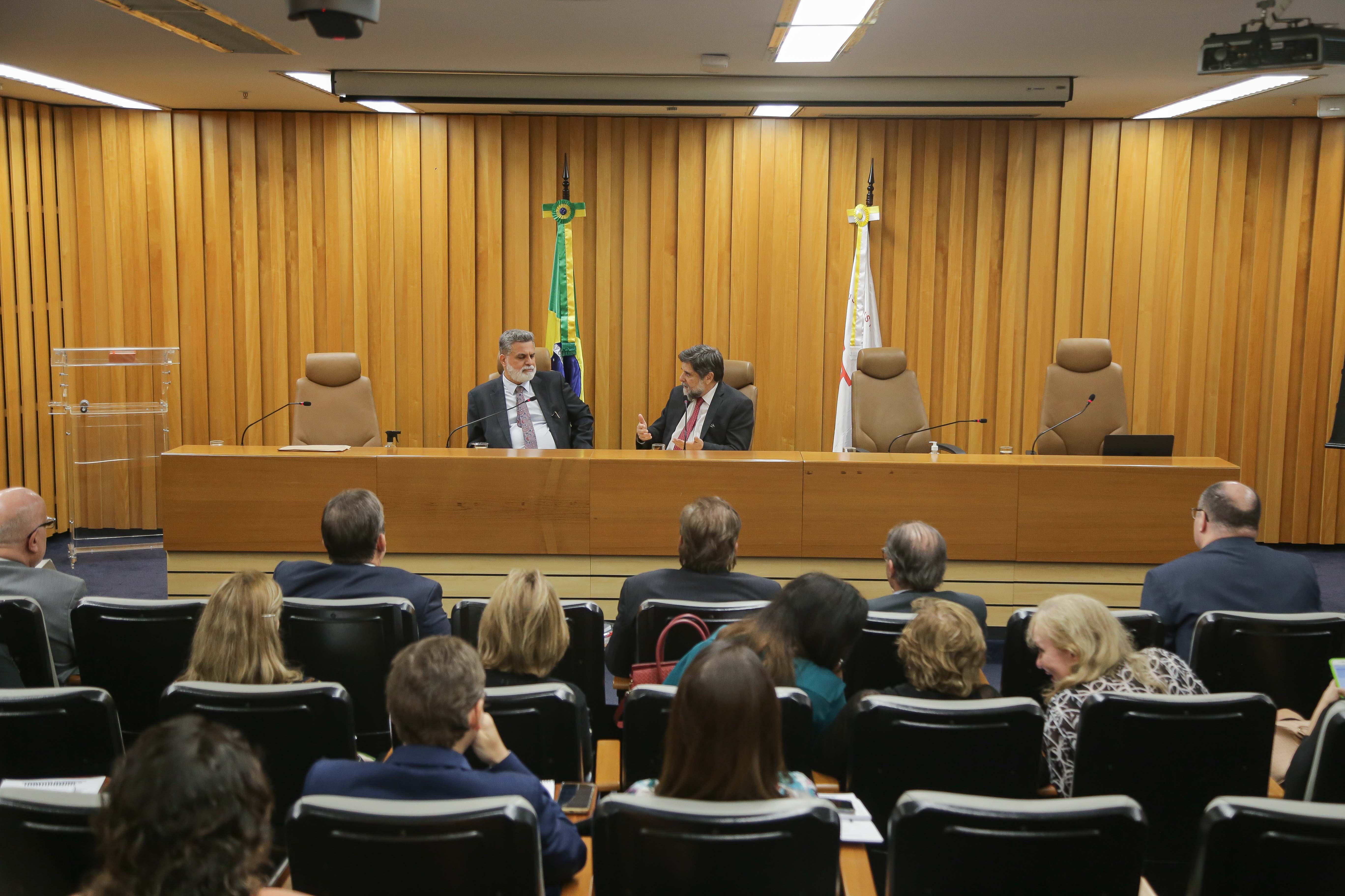 Ministros Lelio Bentes e Caputo Bastos. (Foto: Dimmy Falcão - Secom/TST)