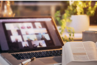 Notebook com transmissão de videoconferência