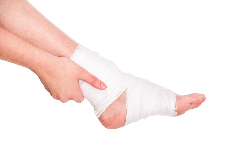 Auxiliar de limpeza que torceu o tornozelo ao cair de escada em Porto Alegre não deve ser indenizada