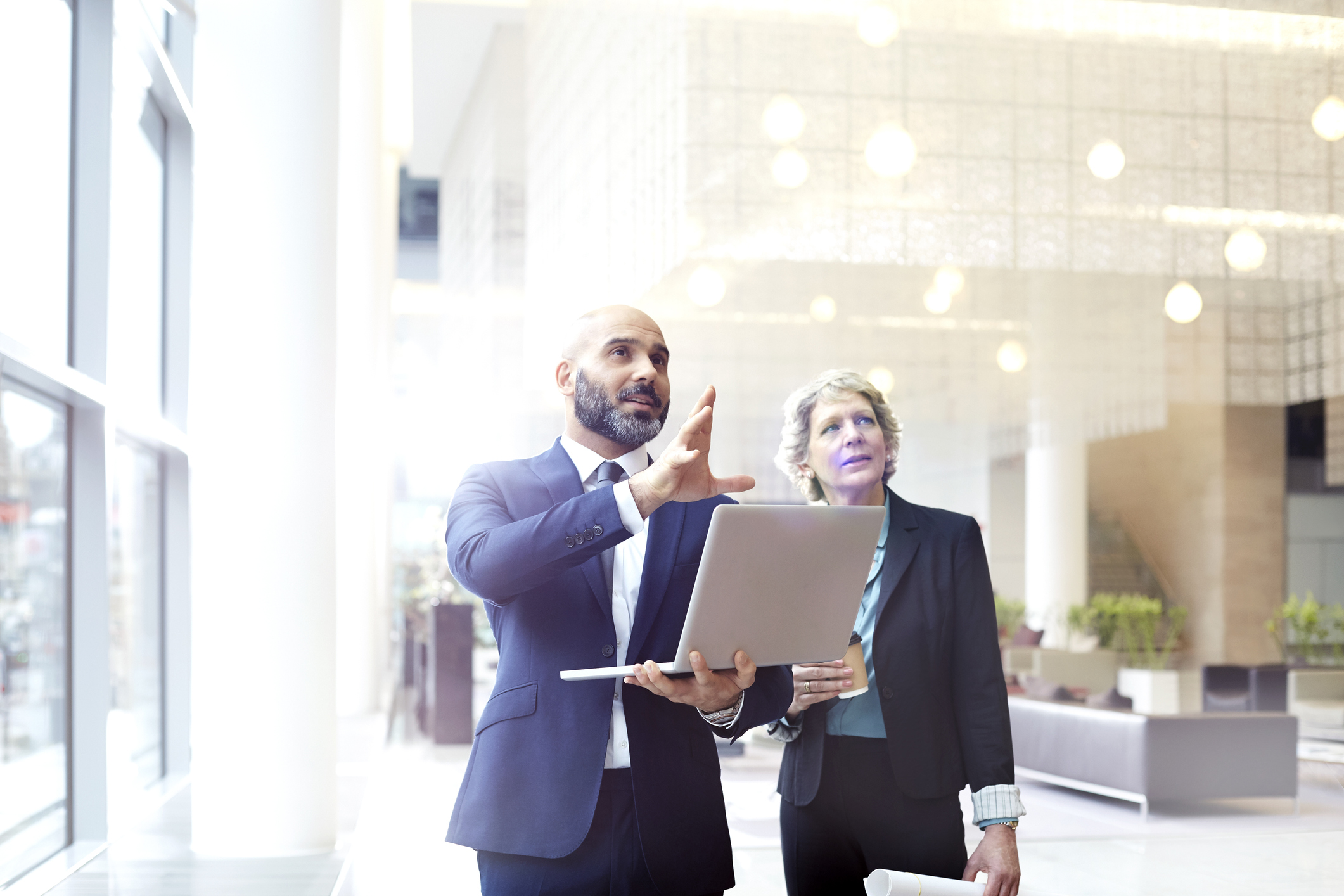 Diretor de tecnologia de holding de Goiânia não obtém reconhecimento de vínculo empregatício