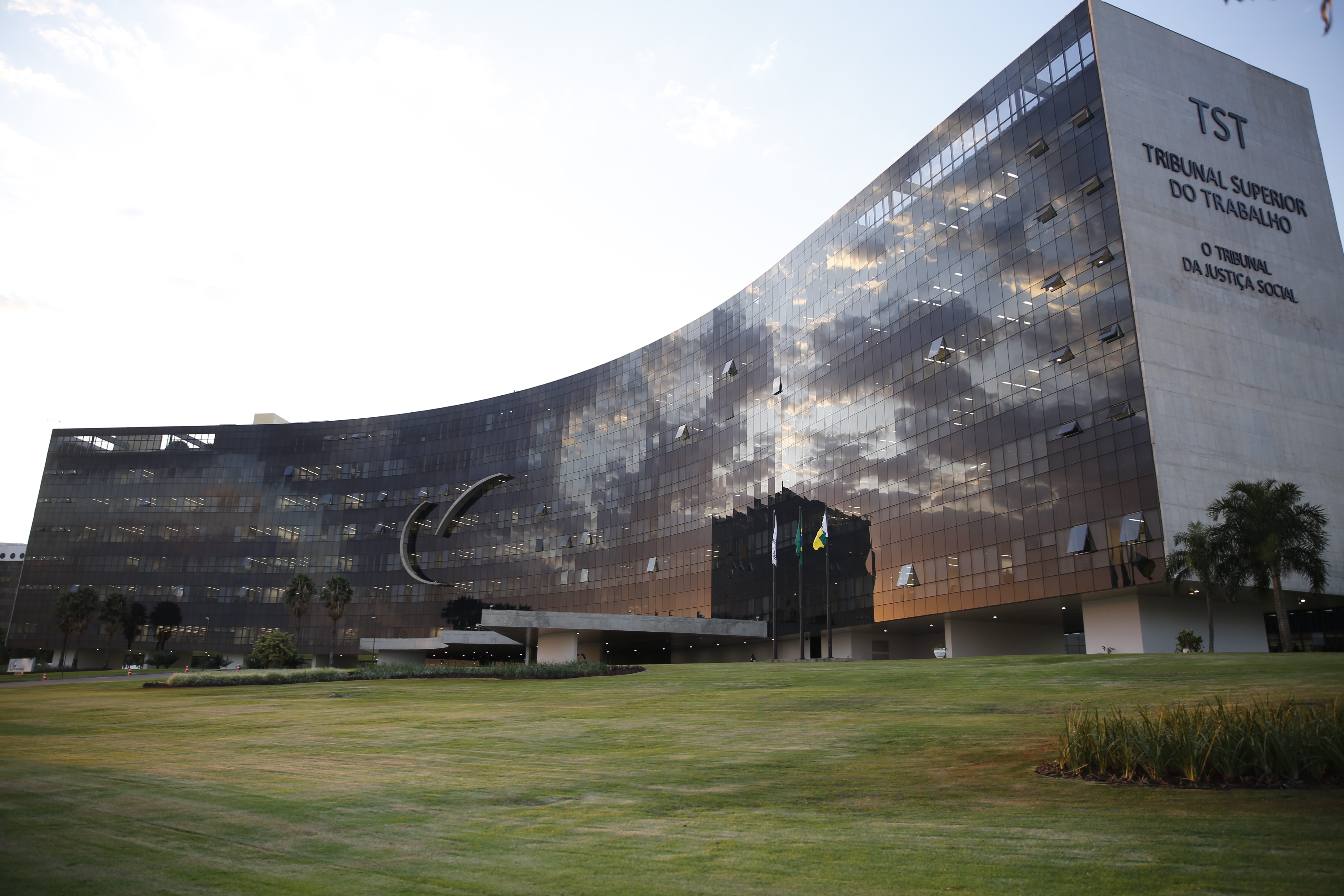 Corregedoria-Geral da Justiça do Trabalho revoga todos os atos relacionados à covid-19