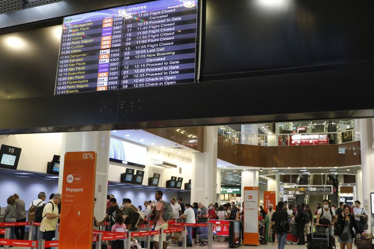 Justiça do Trabalho propõe acordo para encerrar greve de aeronautas