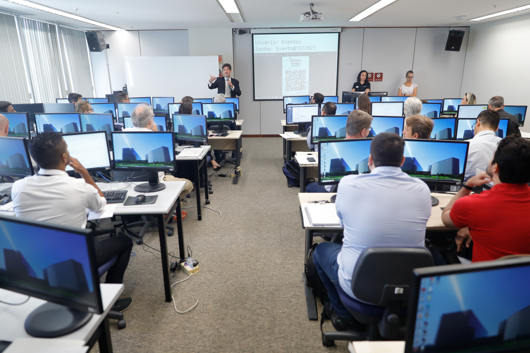 Áreas de arquitetura e engenharia dos TRTs  participam  de capacitação sobre “Eficiência Energética em Edificações”