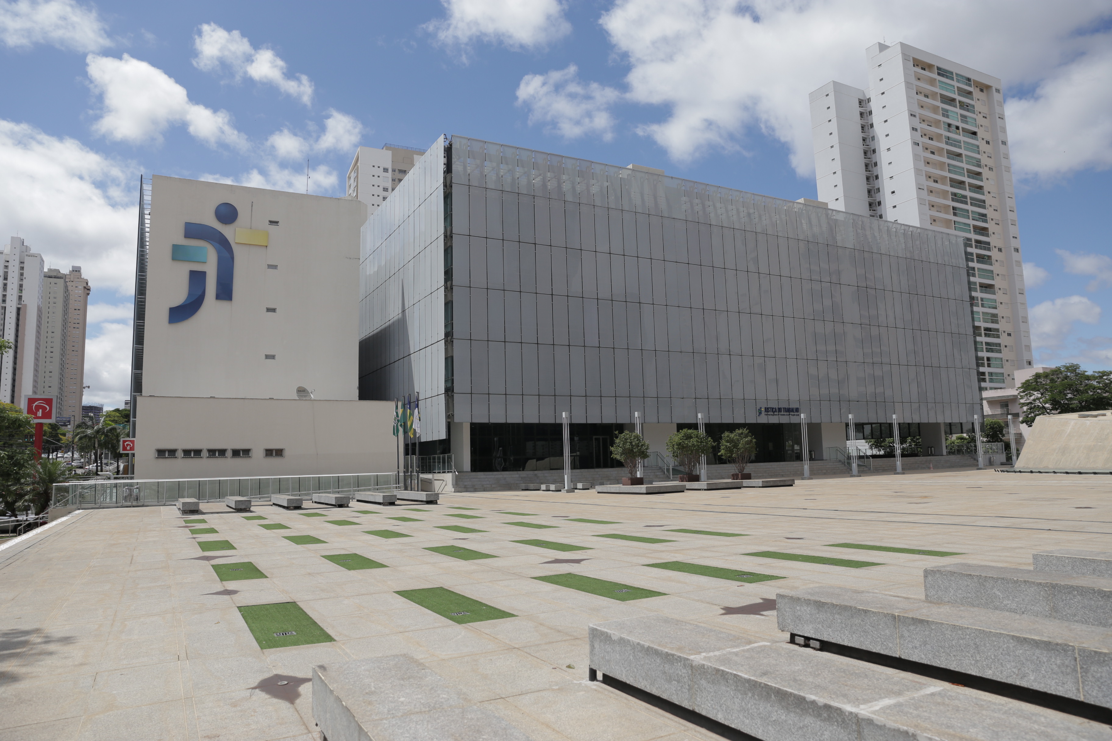 Edificio-sede do TRT da 18ª Região. (Foto: TRT-18)