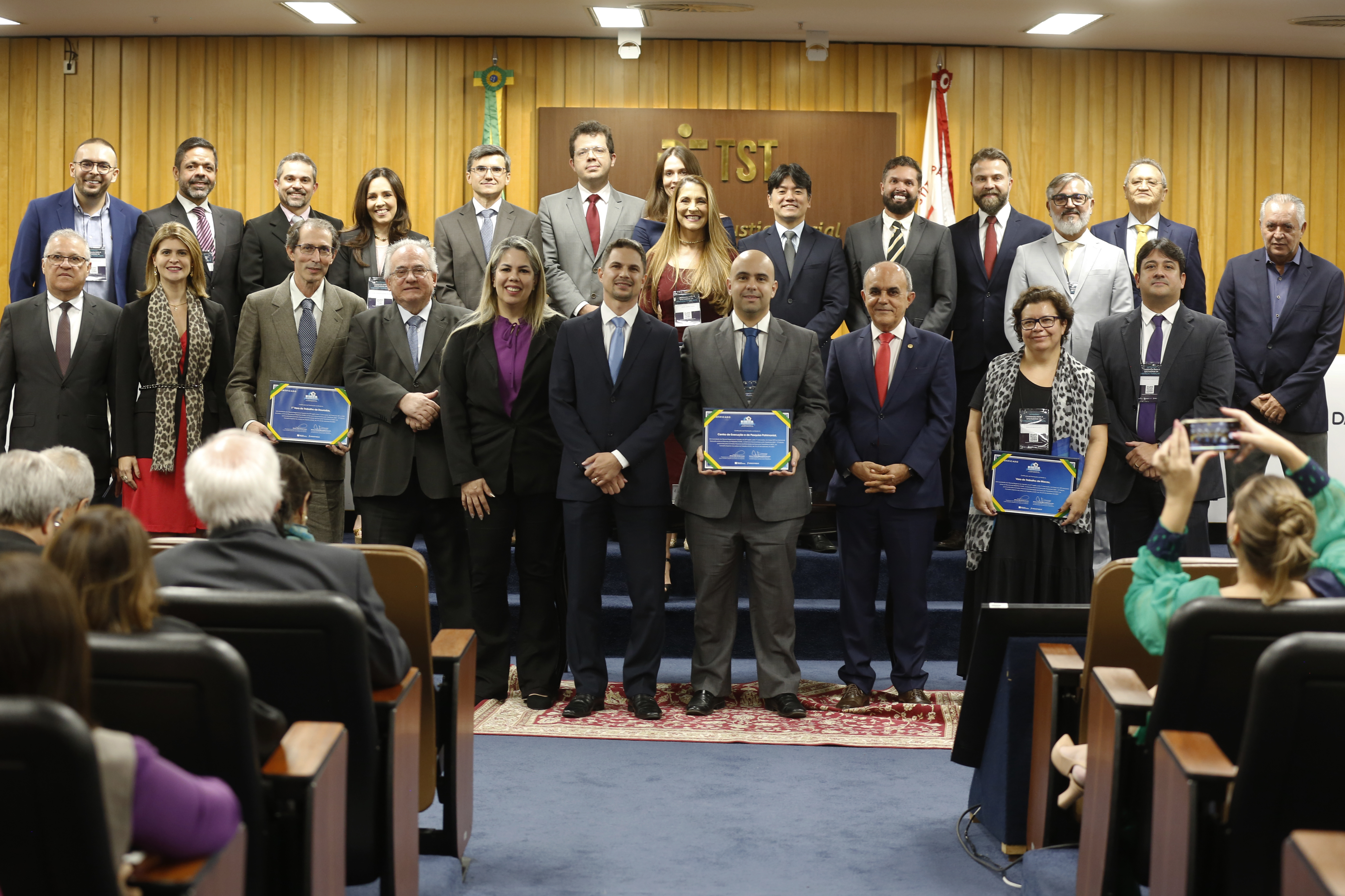 Foi a primeira vez unidades judiciárias de 1ª grau receberam a premiação. (Foto: Bárbara Cabral - Secom/TST)