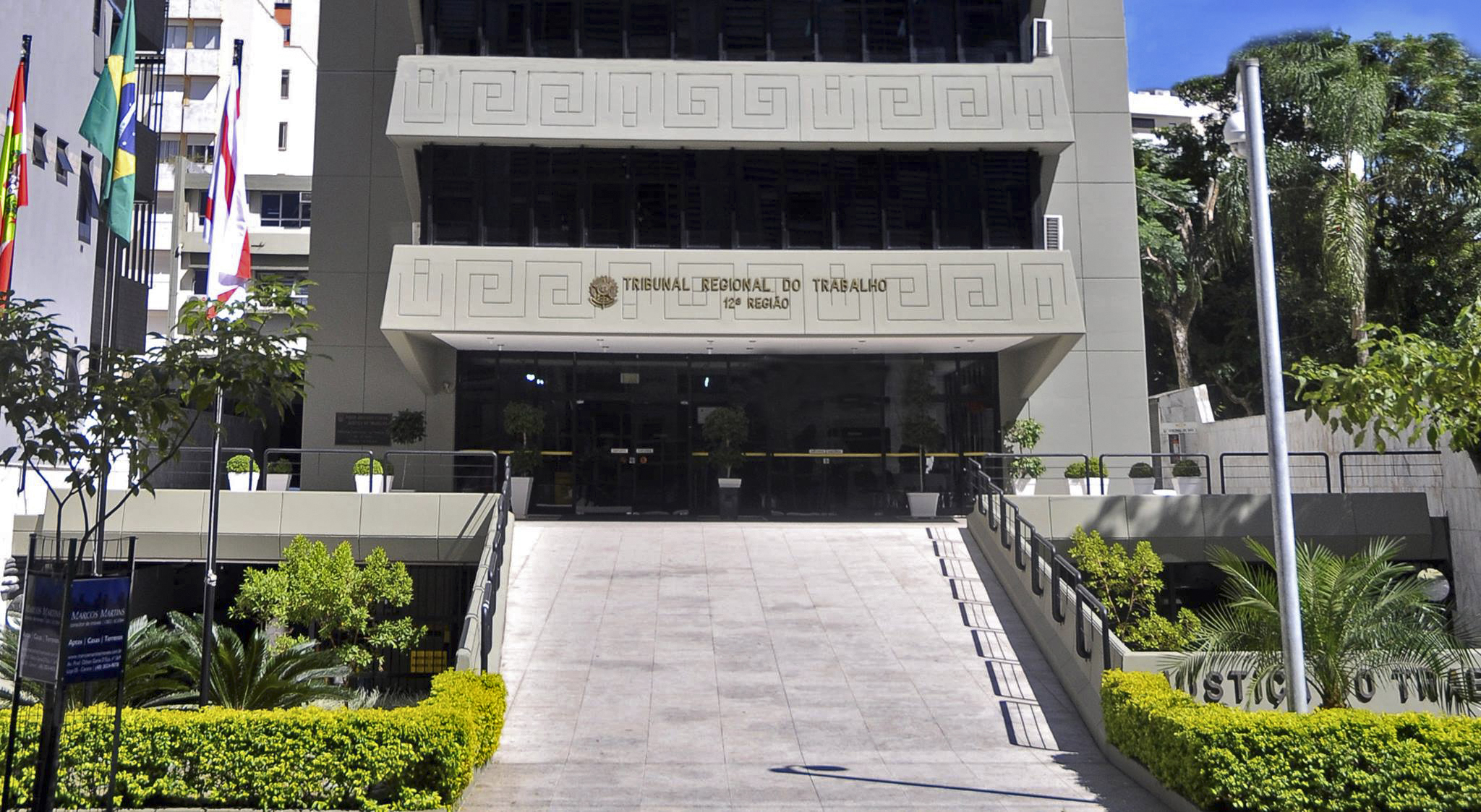 Edificio-sede do TRT da 12ª Região (SC). (Foto: TRT-12)