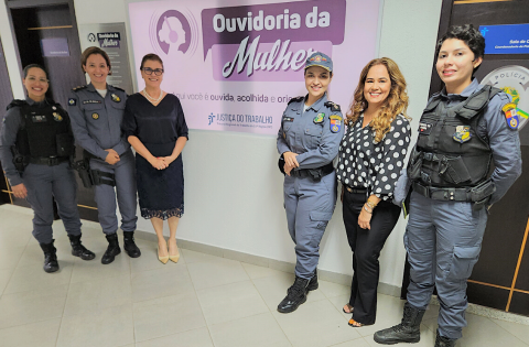 Na imagem, membros da patrulha Maria da Penha e da ouvidoria da mulher do TRT 23