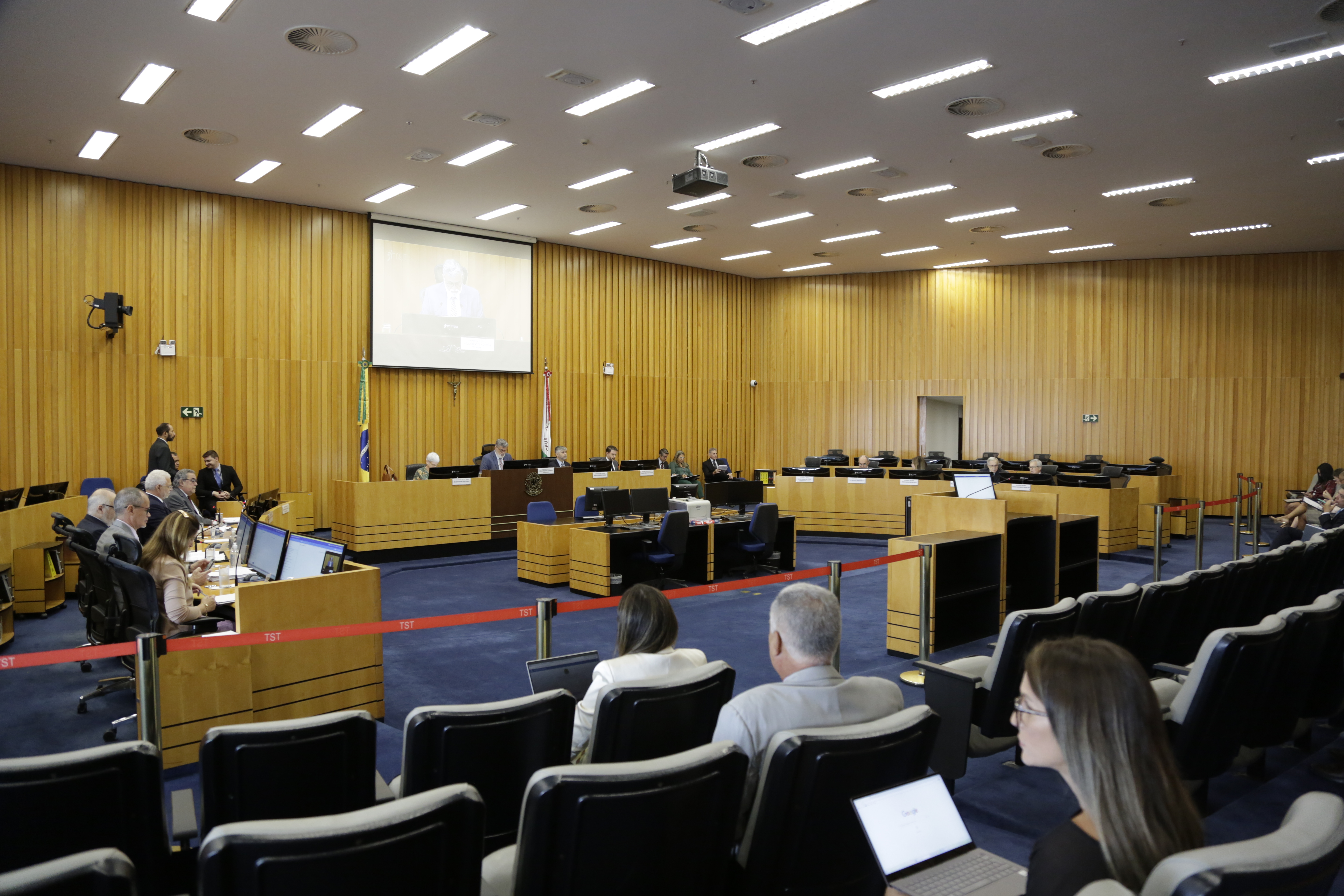 Plenário da 8ª sessão do CSJT em 2023. (Foto: Fellipe Sampaio - Secom/TST)