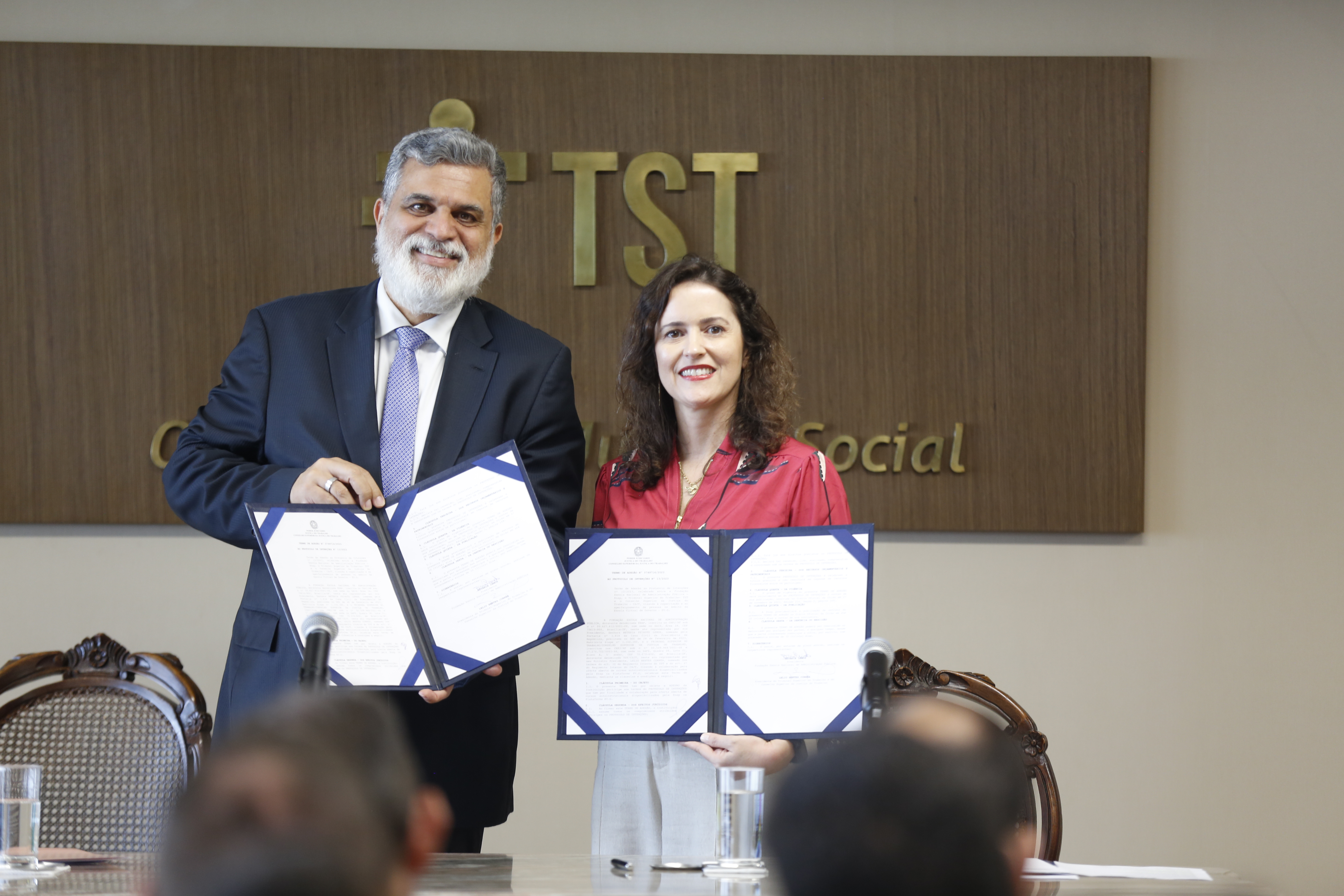 TST/CSJT e Enap assinam termo de cooperação para oferta de cursos a distância