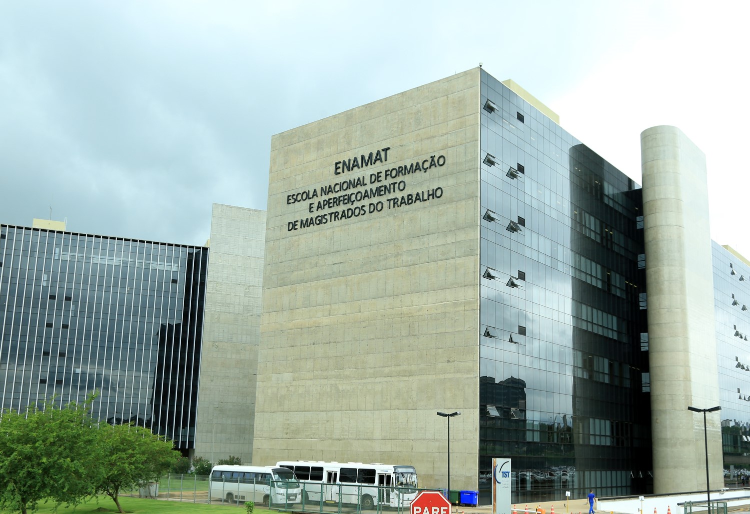Fachada de concreto do edifício-sede do TST, do CSJT e da Enamat