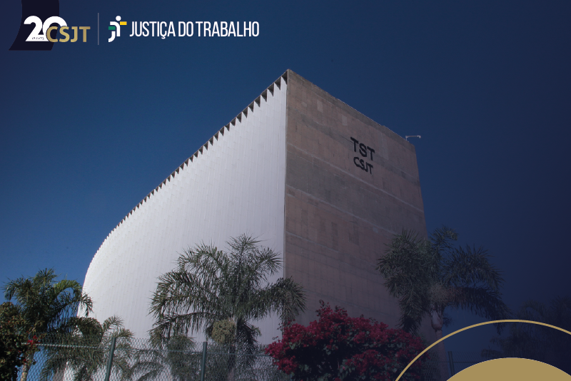 Ilustração do prédio do TST e do CSJT com a marca dos 20 anos do CSJT. Na foto é um detalhe em diagonal do prédio.