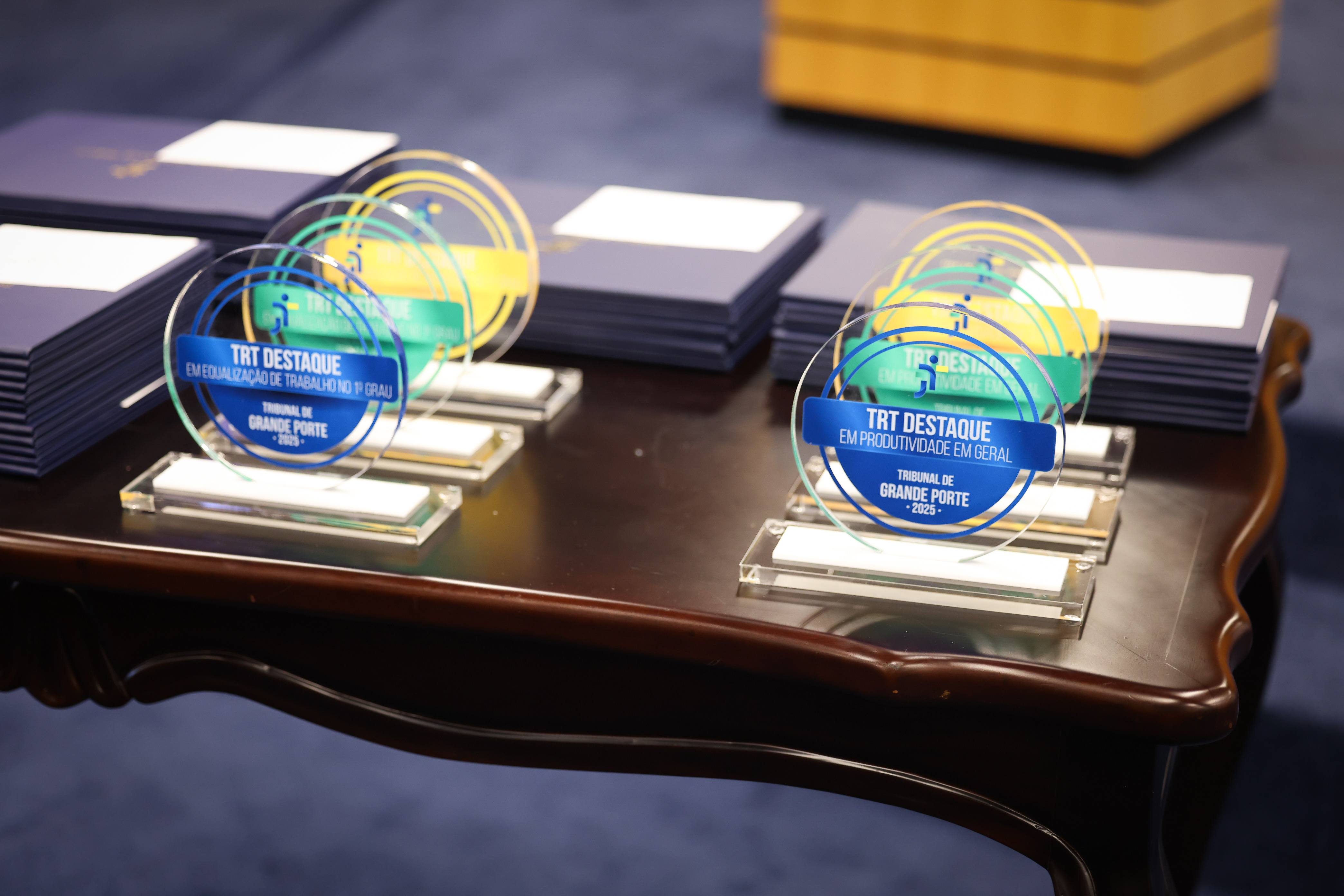 Imagem dos troféus distribuídos