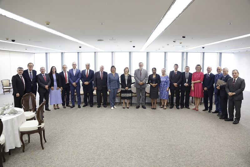 Ministro também recebeu as desembargadoras e os desembargadores em seu gabinete. (Foto: Fellipe Sampaio - Secom/TST)
