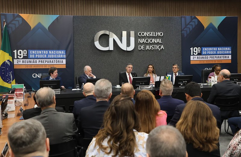 Foto do plenário do CNJ durante a cerimônia.