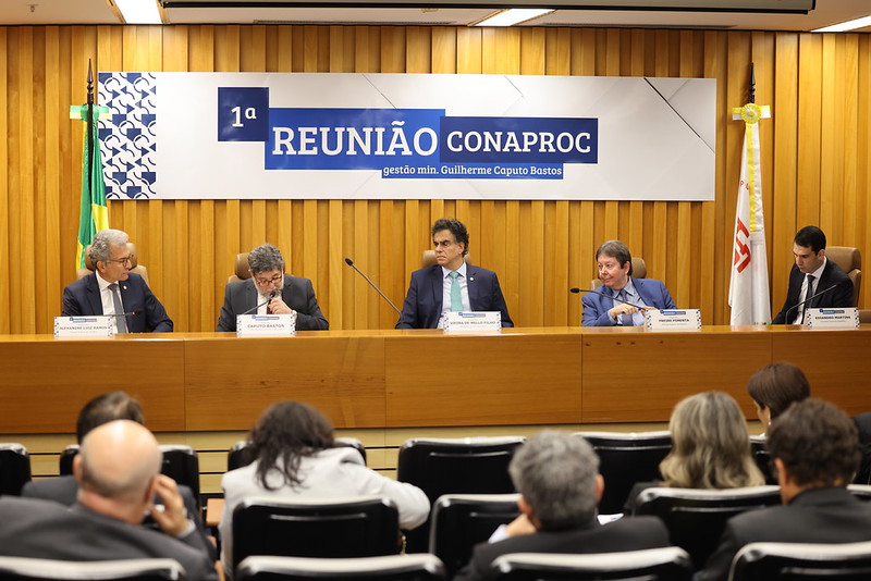 Mesa de abertura do Conaproc.