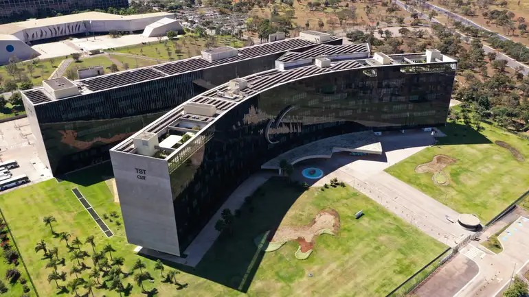 Foto aérea do edifício-sede do TST e do CSJT.