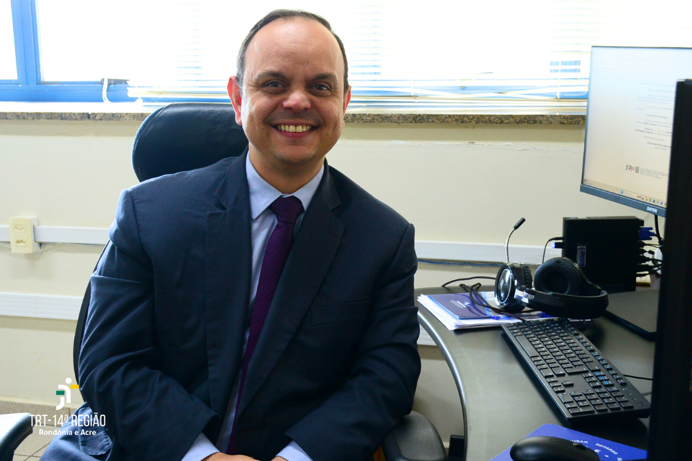 Fotografia do juiz do Trabalho Celso Antônio Botão Carvalho Júnior, Coordenador-Geral do NUPEMEC.