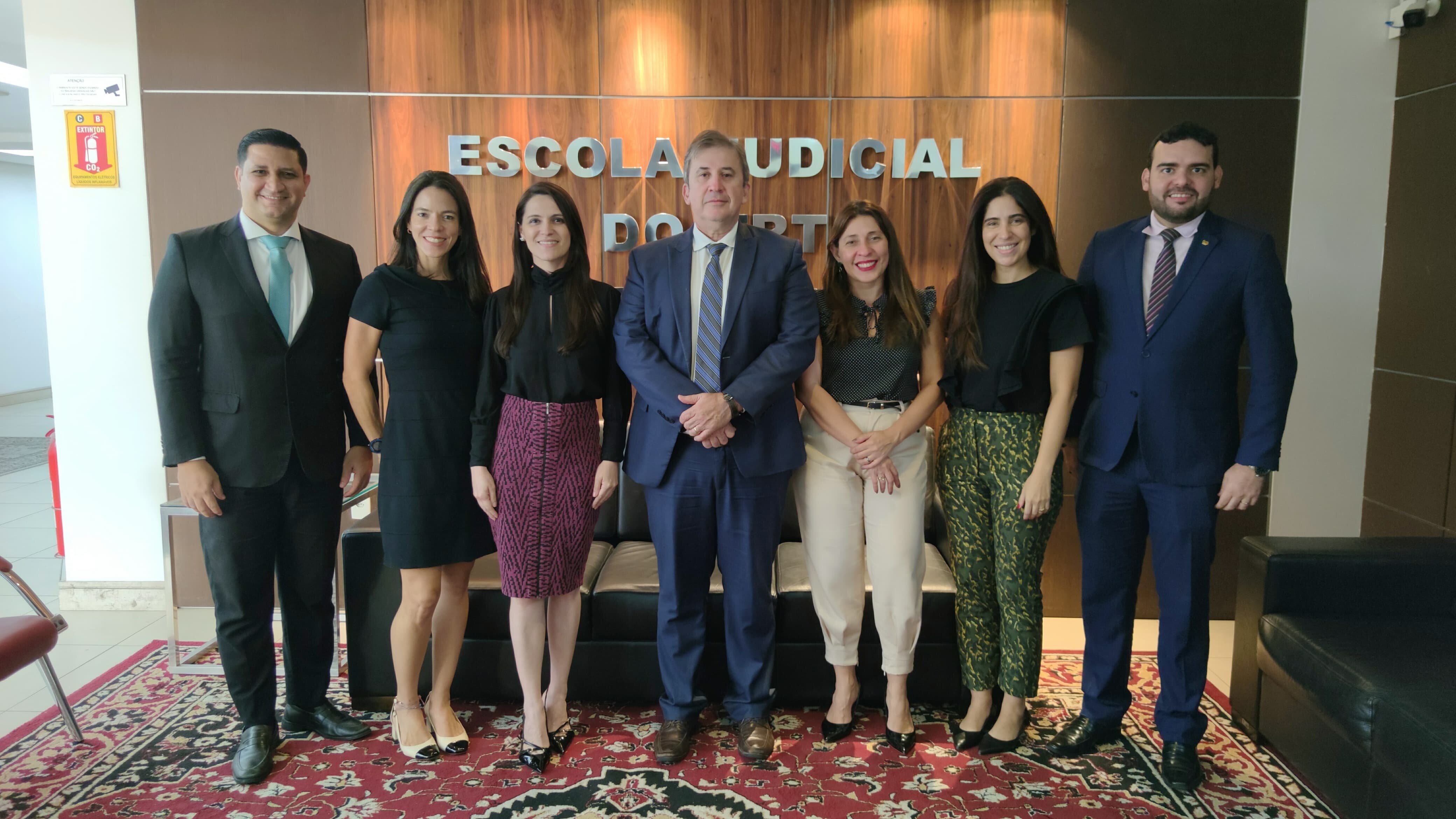 Funcionários da EJUD7 e ESA-CE presentes na conversa para fortalecimento de laços na magistratura no TRT-7 (CE)