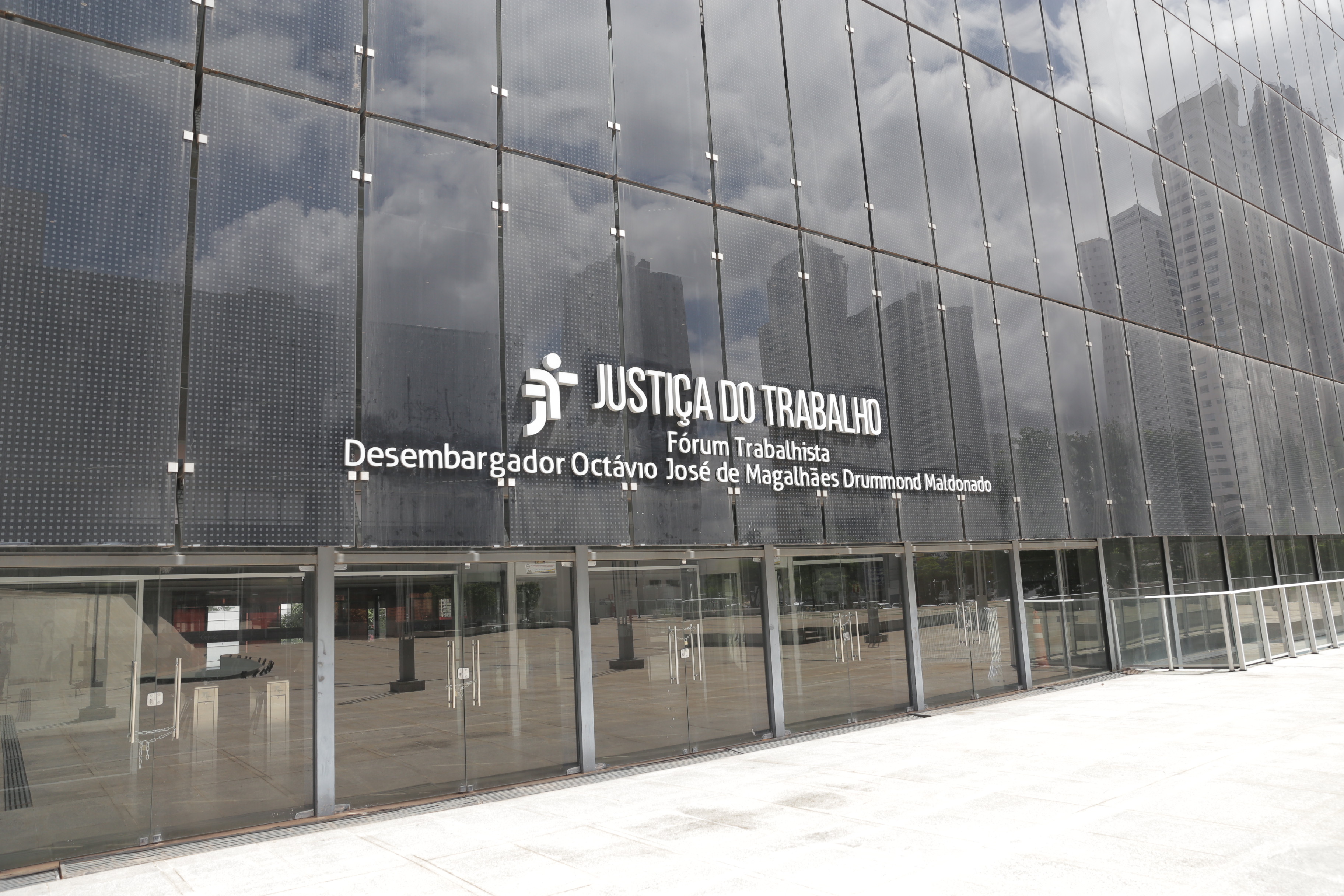 Fotografia da sede do TRT-18 (GO)