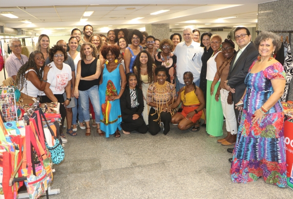 Fotografia com a presença de mulheres empreendedoras. 