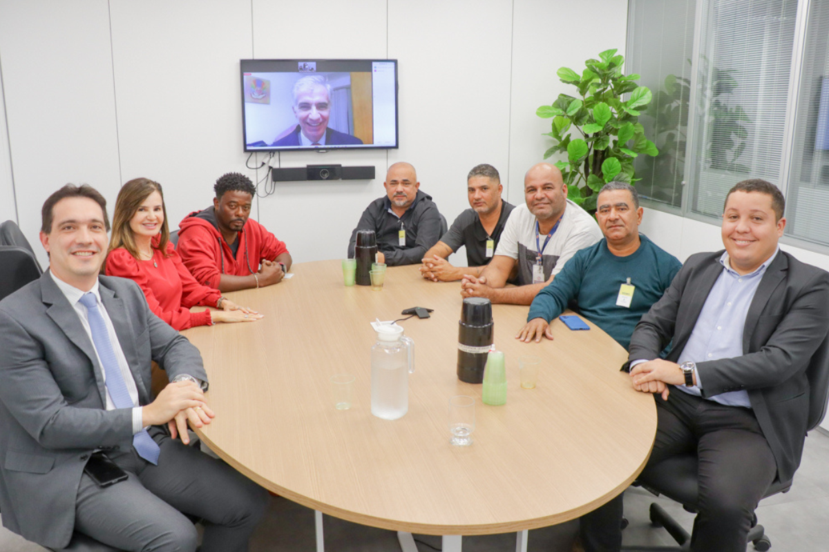 Representantes da Sinprocim e do Sindirodoviários reunidos na roda de conversa