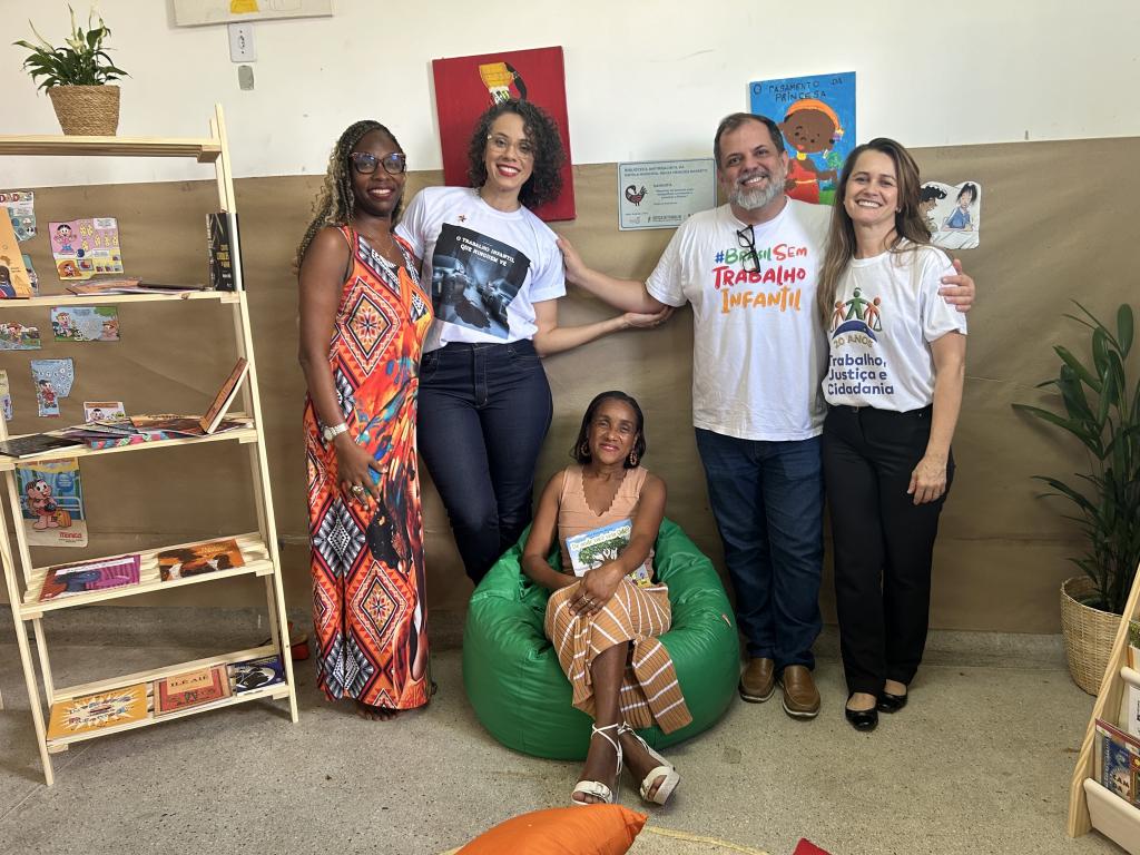 A primeira Biblioteca Sankofa foi inaugurada em 2024, beneficiando 160 alunos da Escola Neuza Menezes Barreto, em Camaçari.