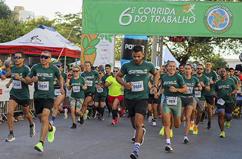 Mais de 1500 pessoas participam da 6ª Corrida do Trabalho em Cuiabá. Veja álbum de fotos