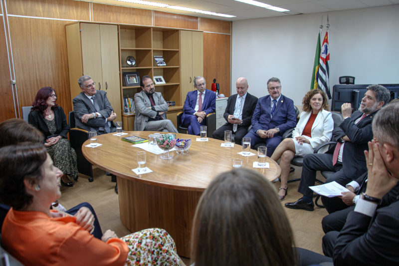 Ministro reunido com magistrados do TRT-2.