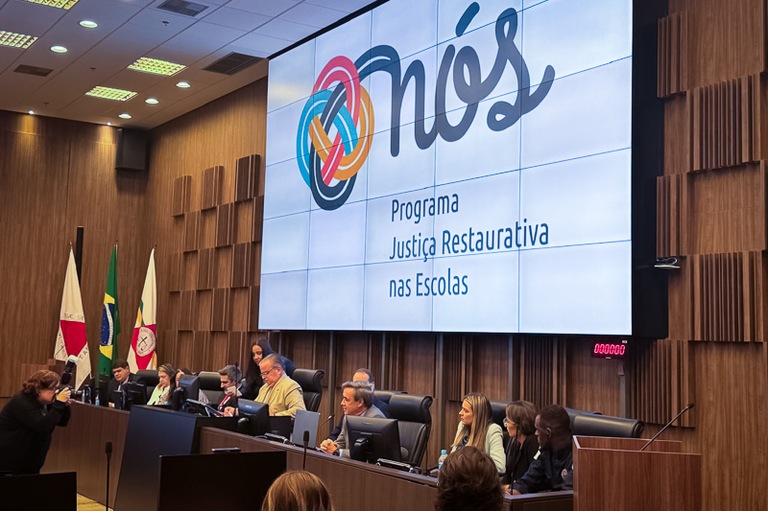 TRT-MG participa de solenidade do Programa NÓS - Justiça Restaurativa nas Escolas