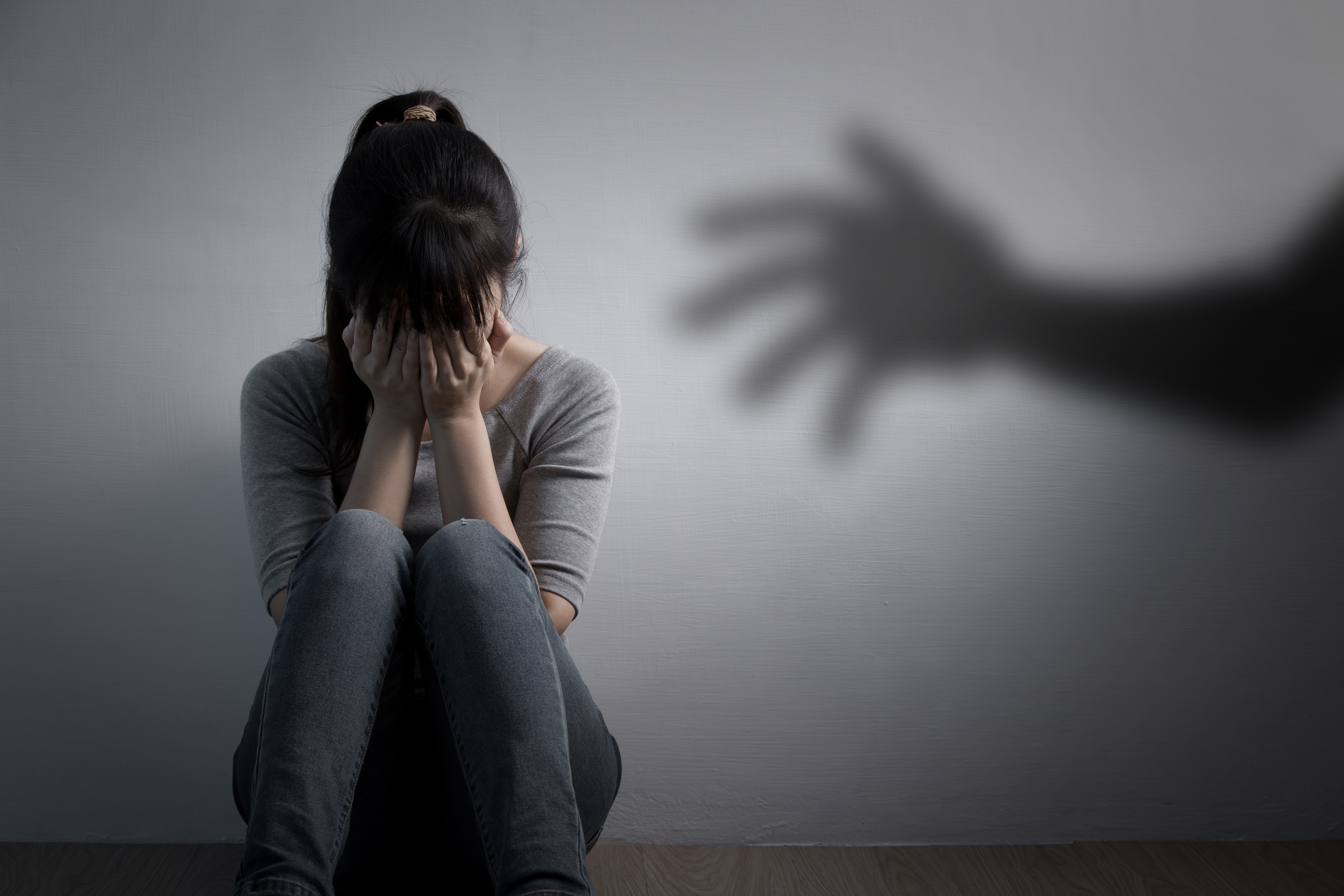 TRT-MG determina reintegração de trabalhadora que se ausentou do serviço por violência doméstica