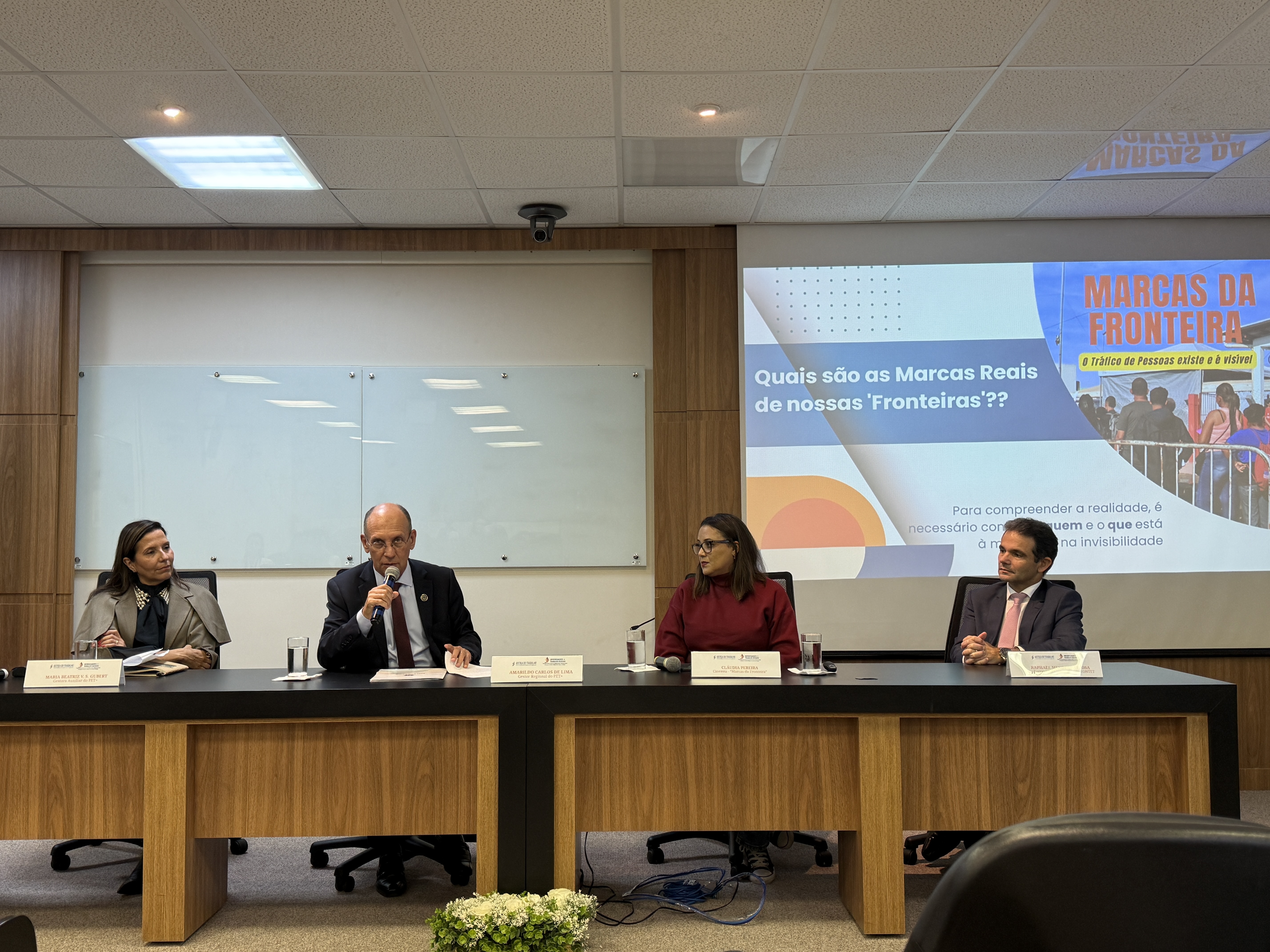 TRT-SC debate trabalho escravo e tráfico de pessoas com exibição de documentário
