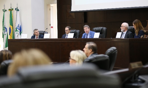 Corregedor destaca o papel da cooperação e o reconhecimento de boas práticas na abertura da correição no TRT-PR 