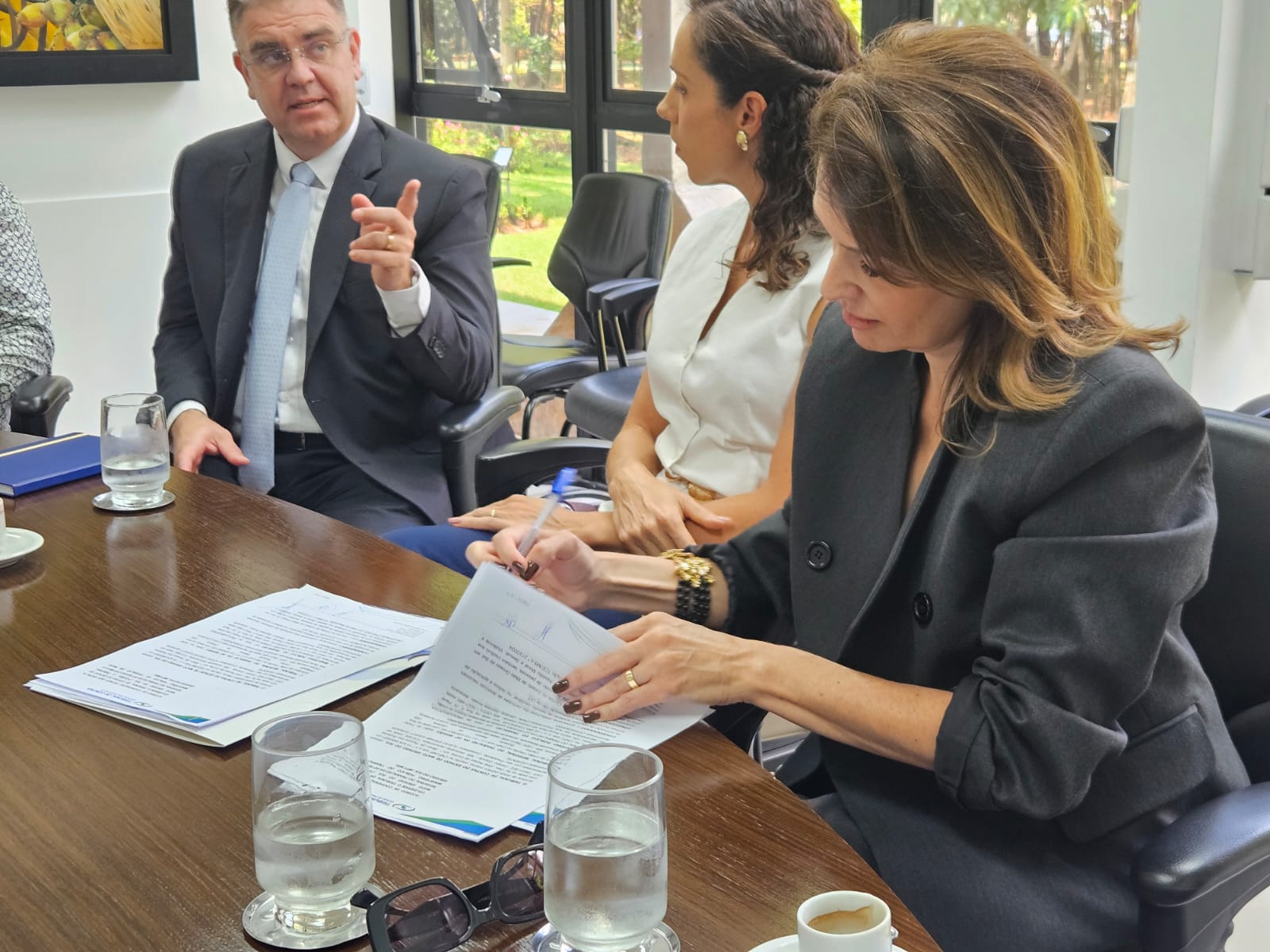 Ouvidora da Mulher assina acordo para realizar ação educativa sobre assédio no ambiente de trabalho