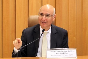 Governo assina MP para garantir funcionamento da Justiça do Trabalho até dezembro