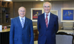 Ministro Ives Gandra se reúne com presidente da CCJ da Câmara para conversar sobre orçamento 2017