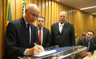 Presidente do CSJT assina termos de Cooperação em reunião do Coleprecor