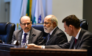 Ministro Renato de Lacerda Paiva encerra correição no TRT da 9a Região (PR)