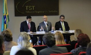 Curso de Cerimonial é promovido pelo CSJT para TST e Regionais