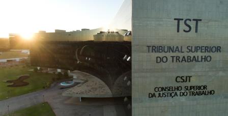 Em entrevista com a secretária-geral, CSJT esclarece dúvidas sobre nomeações em TRTs